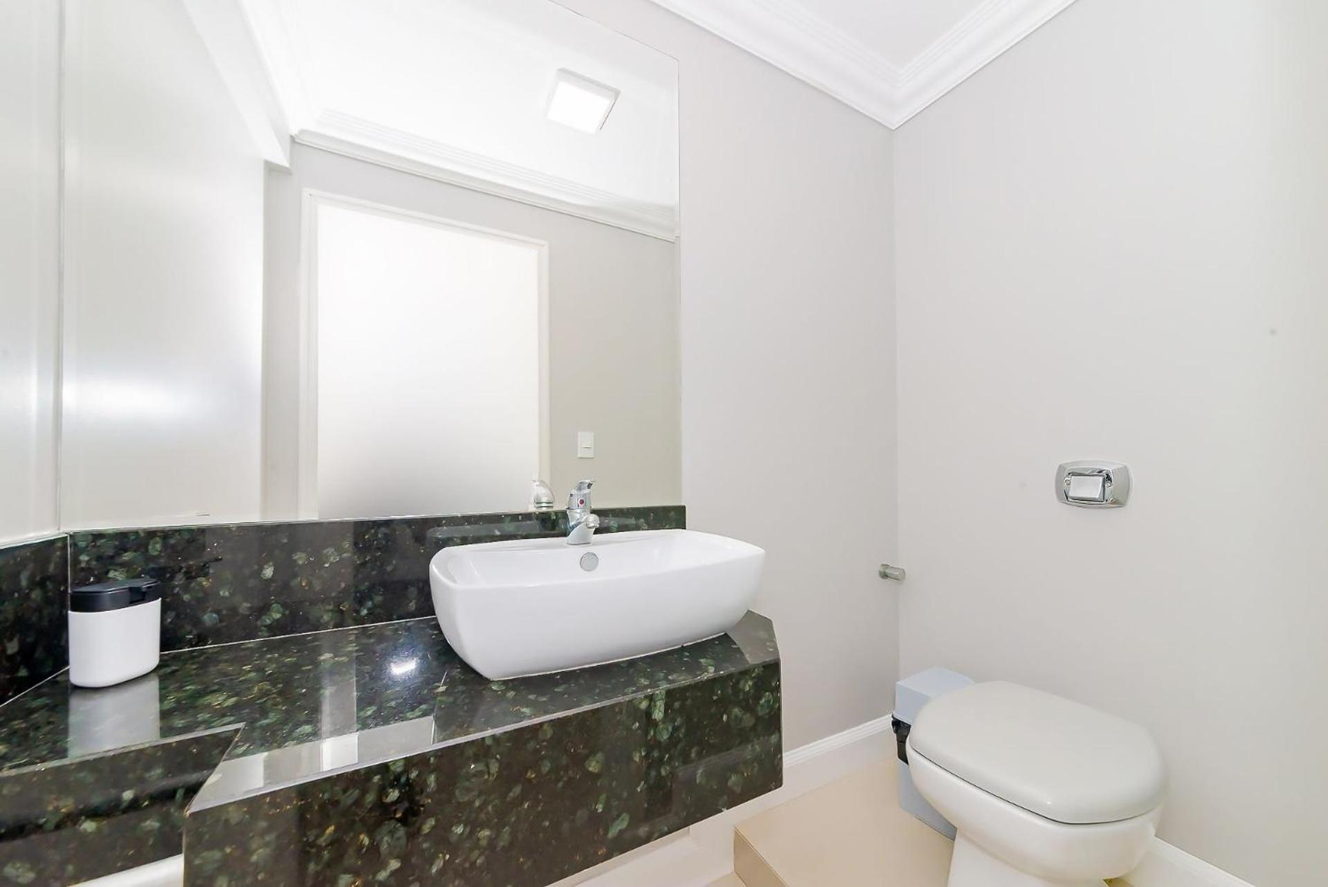 Apto Amplo 1Suite Mais 2Quartos - Quadra Mar 50M Da Praia - Somente Familiares Balneario Camboriu Luaran gambar
