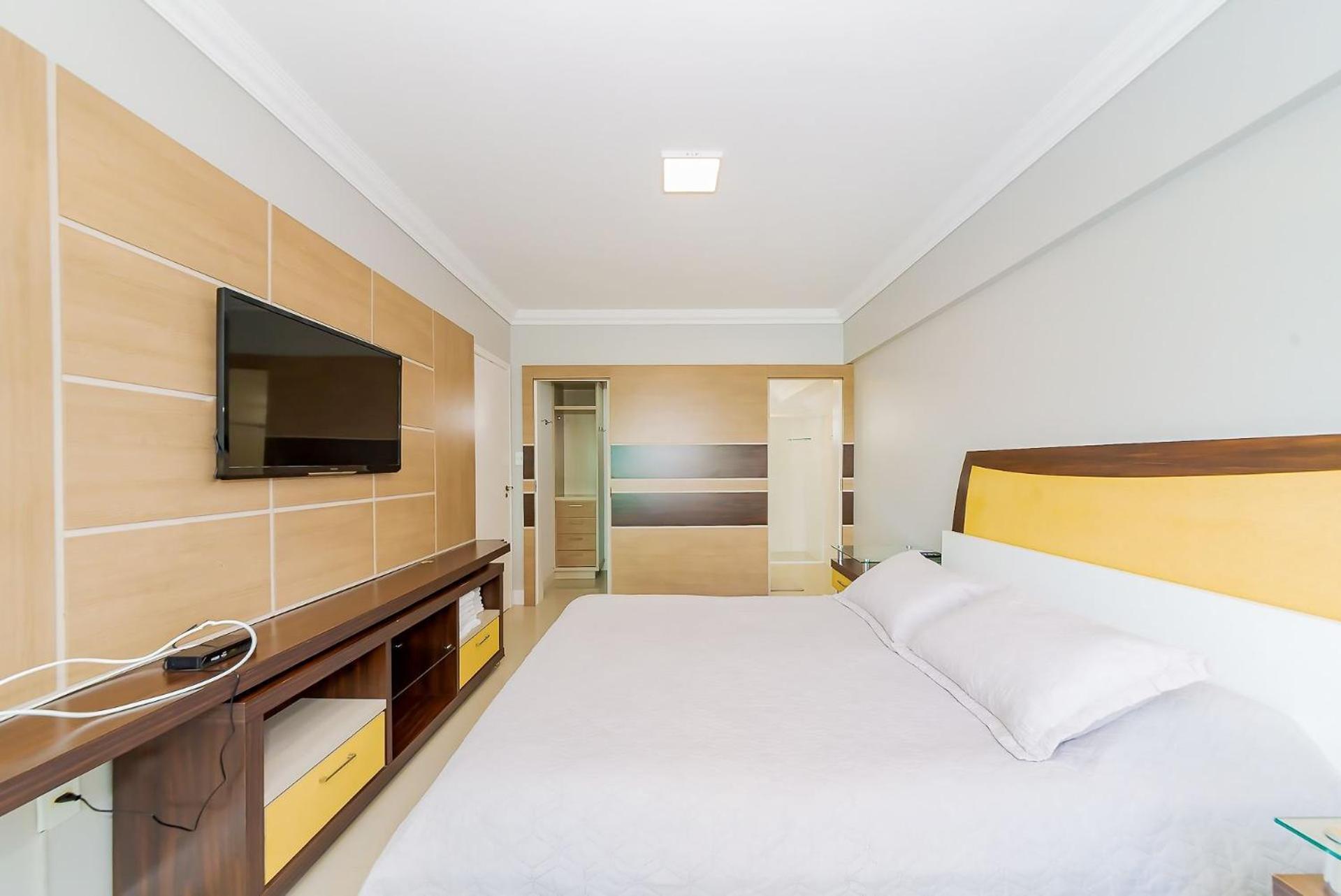Apto Amplo 1Suite Mais 2Quartos - Quadra Mar 50M Da Praia - Somente Familiares Balneario Camboriu Luaran gambar