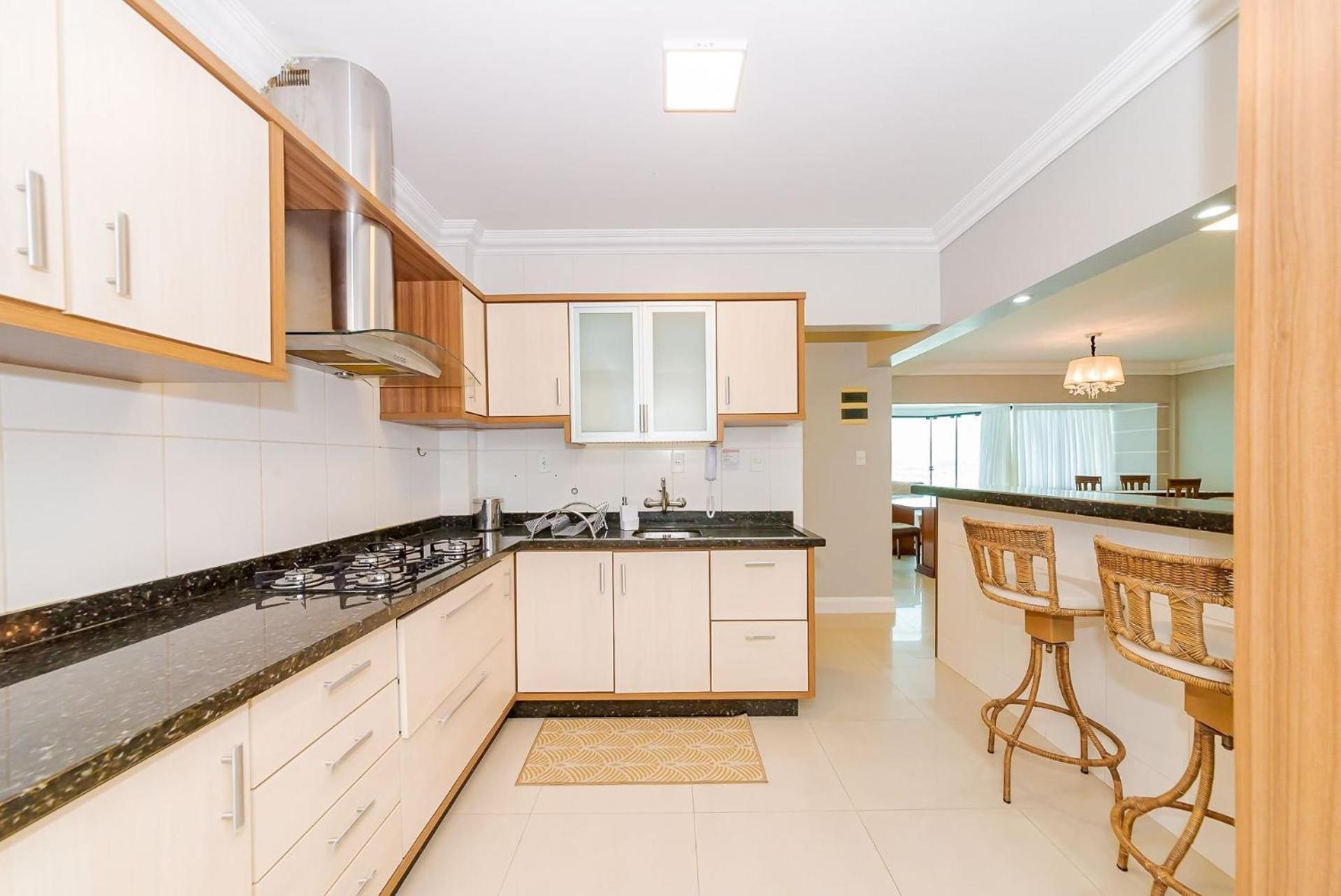 Apto Amplo 1Suite Mais 2Quartos - Quadra Mar 50M Da Praia - Somente Familiares Balneario Camboriu Luaran gambar